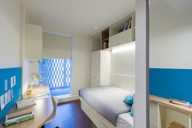 Bronze En Suite - Image 1